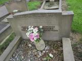 image of grave number 846382